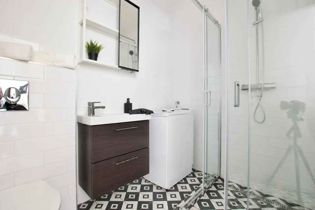 Standard Apartment By Hi5 - Dessewffy 37 Suites Budapest Hungary