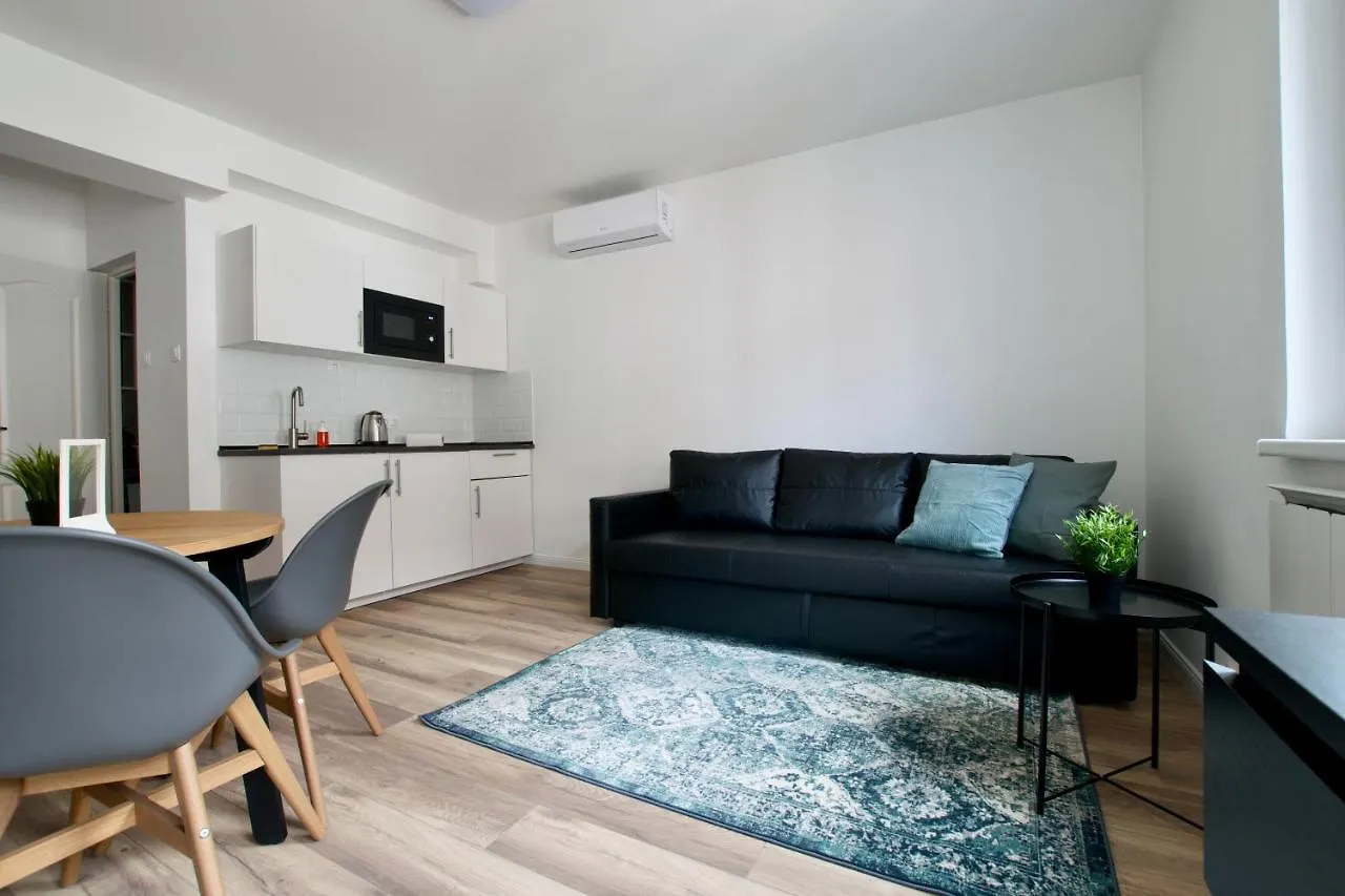 Standard Apartment By Hi5 - Dessewffy 37 Suites Budapest Hungary