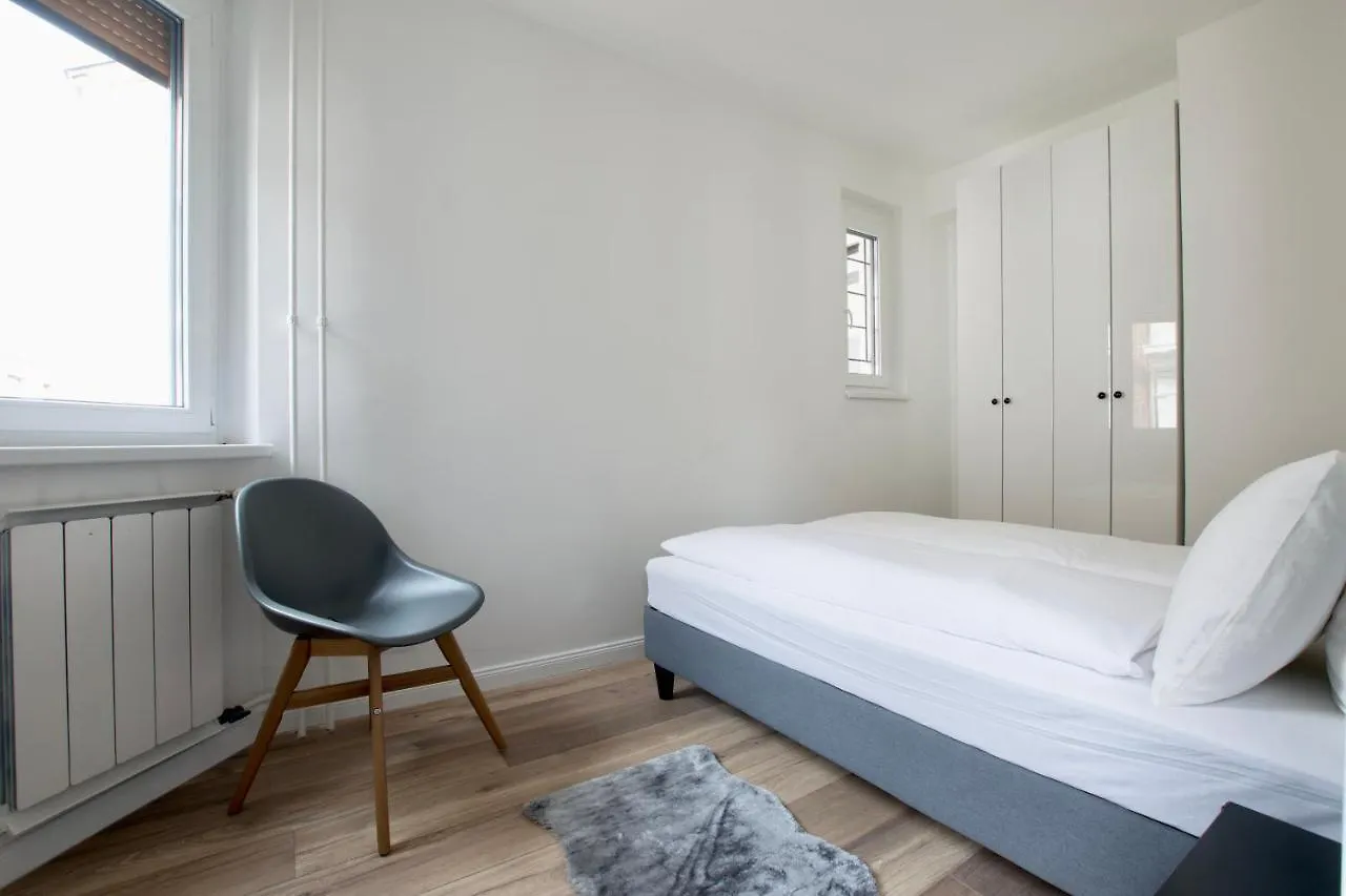 Standard Apartment By Hi5 - Dessewffy 37 Suites Budapest 0*,