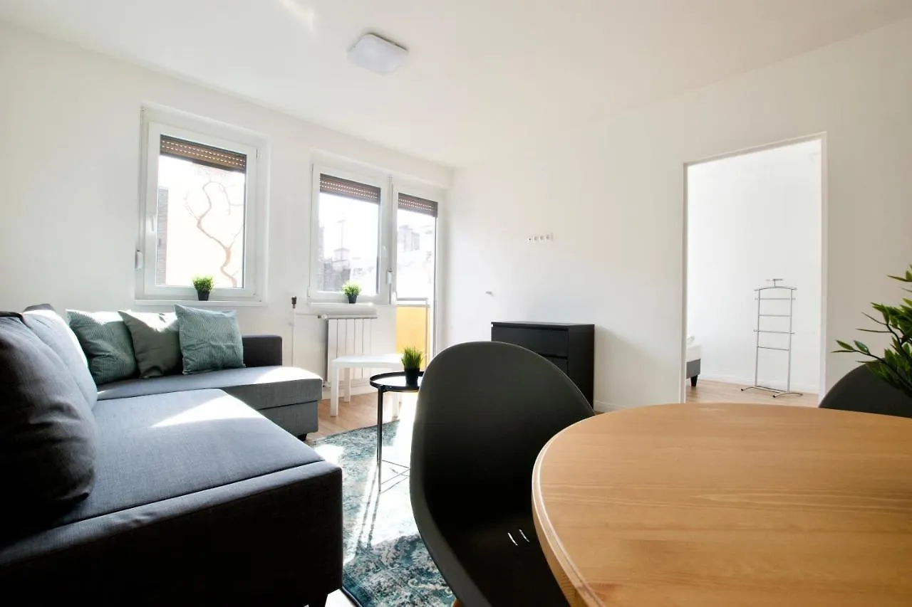 Standard Apartment By Hi5 - Dessewffy 37 Suites Budapeszt 0*,  Węgry